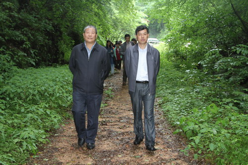 原中国人民大学校长纪宝成一行考察大老岭