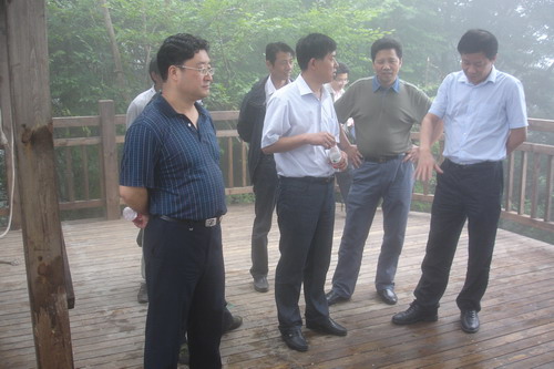 鄂旅投公司总经理刘俊刚检查大老岭旅游开发工作