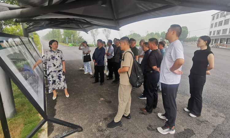 以“莲”说廉强党性 廉政教育润人心